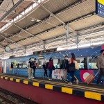 Keramaian penumpang di Stasiun Tugu Yogyakarta menjelang libur akhir tahun, Kamis (22/12/2022) (ANTARA/Eka AR)-1671682657