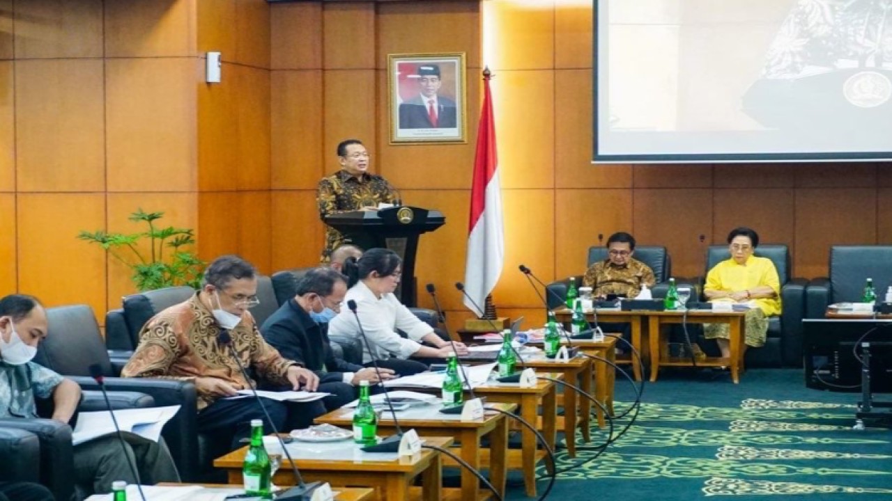 Ketua MPR Bambang Soesatyo memberikan sambutan dalam Focus Group Discussion (FGD) yang digelar di Ruang Delegasi, Komplek Gedung MPR/DPR/DPD, Senayan, Jakarta/Dok MPR