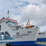 KMP Puteri Leanpuri ketika bersandar di dermaga pelabuhan Tanjung Nyato, Selat Nasik (ANTARA/Kasmono)-1669968152