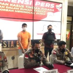 Konfrensi pers pengungkapan kasus KDRT hingga meninggal dunia oleh Polresta Barelang, Rabu (7/12). (ANTARA/Yude)-1670403349