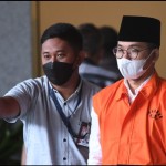 KPK perpanjang masa penahanan Bupati nonaktif Bangkalan-1672040212