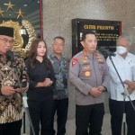 Menko PMK: Tidak ada pembatasan Natal 2022 dan Tahun Baru 2023-1671171574