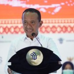 Menteri Investasi/Kepala BKPM Bahlil Lahadalia dalam acara pemberian NIB di Makassar, Sulawesi Selatan, Kamis (22/12/2022). ANTARA/HO-Kementerian Investasi/BKPM-1671766678