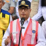 Menteri Perhubungan Budi Karya Sumadi memberikan keterangan pers usai rapat koordinasi di kantor Jasa Marga, Cikampek Utama, Jumat (23/12/2022). (Kemenhub)-1671782750