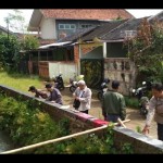 Petugas gabungan periksa TPT antisipasi terjadinya bencana banjir-1671072179