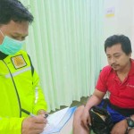 Petugas saat mendata korban kecelakaan lalu lintas di Tol Cipali KM 147 Majalengka, Jawa Barat. (ANTARA/Ho-Satlantas Polres Majalengka)-1669962056
