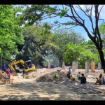 Proses revitalisasi Taman Satwa Taru Jurug. ANTARA/Aris Wasita-1672309337