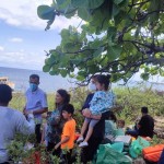 Sejumlah warga negara Irak yang terdampar di perairan Rote Ndao, Nusa Tenggara Timur, Kamis (15/12/2022). (ANTARA/Ho-Humas Polres Rote)-1671086121