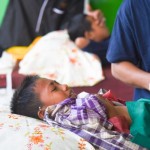 Seorang anak yang menjadi peserta program sunatan massal dari AP I Sepinggan, Senin (13/12/22) ANTARA/HO-AP I-1670993041