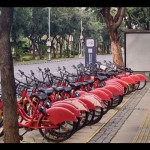 sepeda terparkir di depan Balai Kota Jakarta-1672051015