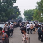 Situasi pasca-ledakan disposal bom tersisa di sekitar Polsek Astanaanyar, Kota Bandung, Jawa Barat, Rabu (7/12/2022). ANTARA/Bagus Ahmad Rizaldi-1670387567