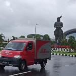 Suasana aktivitas salah satu angkutan kargo di Bandara Internasional Sultan Hasanuddin Makassar, Senin (26/12/2022). Antara/Suriani Mappong-1672036210