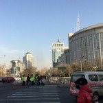 Suasana lalu lintas di simpang Chaoyangmen, Beijing, depan Kementerian Luar Negeri China (MFA) yang tampak lengang pada Selasa (20/12/2022). (ANTARA/M. Irfan Ilmie)-1671763020