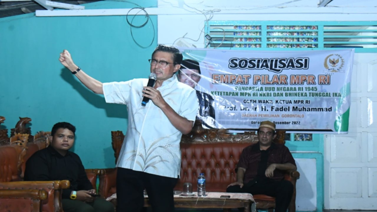 Wakil Ketua MPR RI Fadel Muhammad dalam kegiatan Sosialisasi Empat Pilar MPR di desa Heledulaa, Gorontalo/Dok MPR