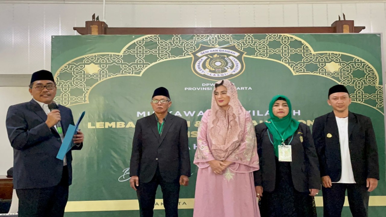 Wakil Ketua MPR RI yang juga Ketua Umum DPP LASQI Jazilul Fawaid (kiri) menyampaikan selamat atas terpilihnya Hana Hasanah Fadel Muhammad sebagai Ketua Umum DPW LASQI DKI Jakarta/Dok MPR
