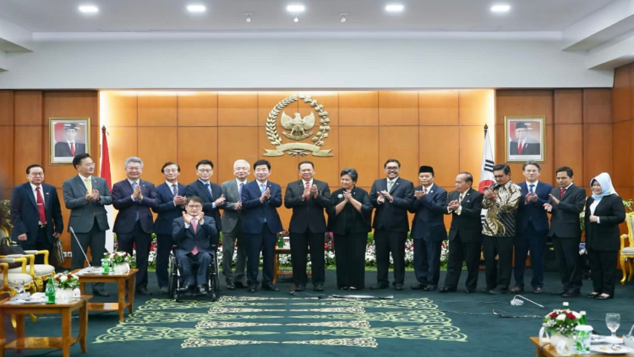 Para pimpinan MPR RI bersama para anggota Parlemen Korea Selatan/Dok MPR