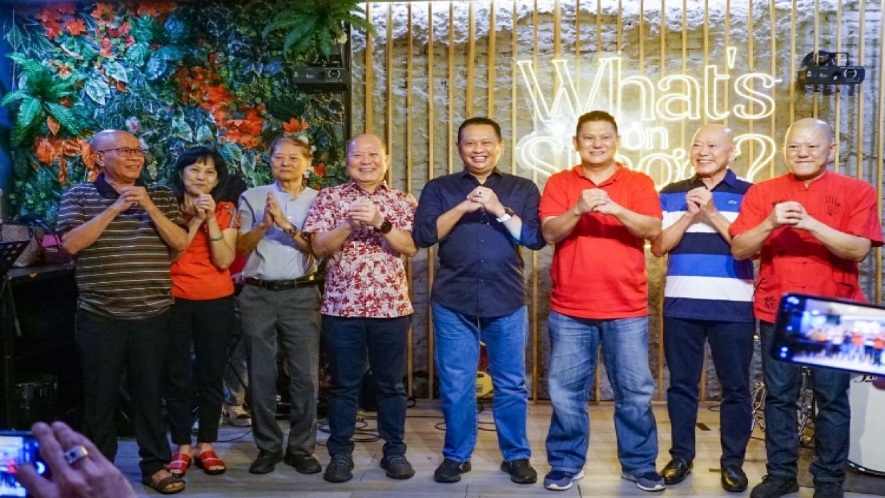 Ketua MPR RI Bambang Soesatyo bersama keluarga dan Gerakan Keadilan Bangun Solidaritas (GERAK BS) turut merayakan tahun baru Imlek 2574/Dok MPR