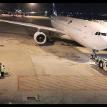 Ilustrasi- sejumlah petugas bandara saat mempersiapkan pesawat untuk melakukan penerbangan di Bandara Internasional Soekarno-Hatta. (Azmi).-1672575597