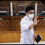 Jaksa simpulkan Ferdy Sambo pakai sarung tangan dan tembak Brigadir J-1673935798
