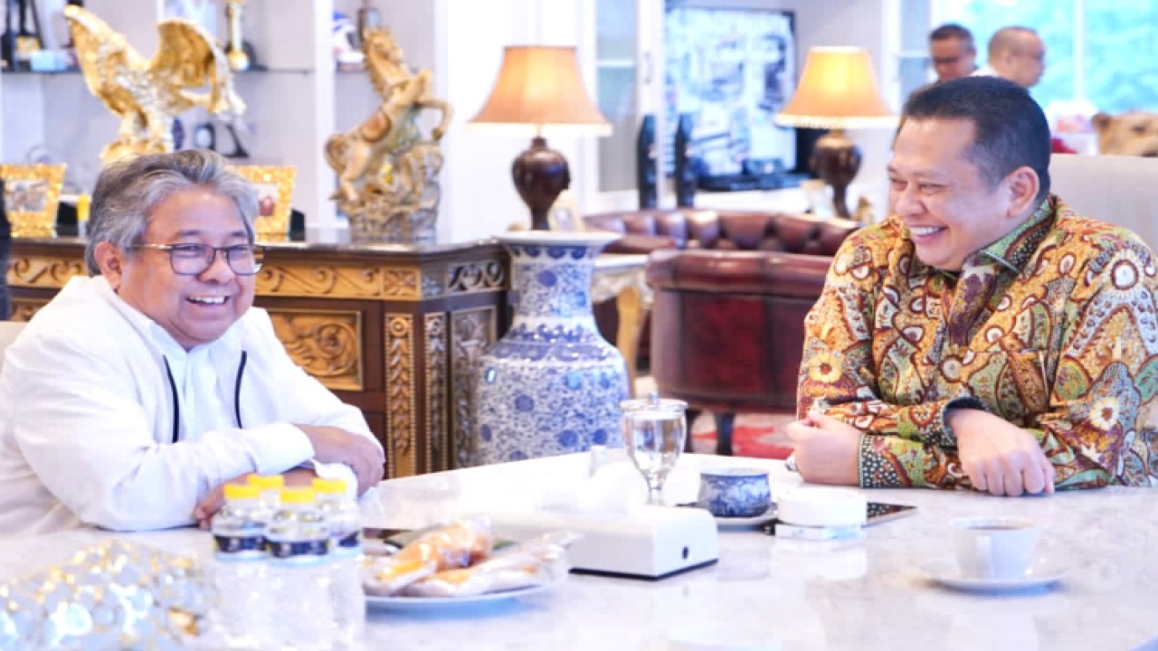 Ketua MPR RI sekaligus Ketua Umum IMI (kanan) Bambang Soesatyo bersama Direktur Utama PT. RITS Musfihin Dahlan/Dok MPR