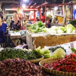 Sejumlah komoditas pangan yang ada di salah satu pasar tradisional di Lampung. ANTARA/Ruth Intan Sozometa Kanafi.-1673340700