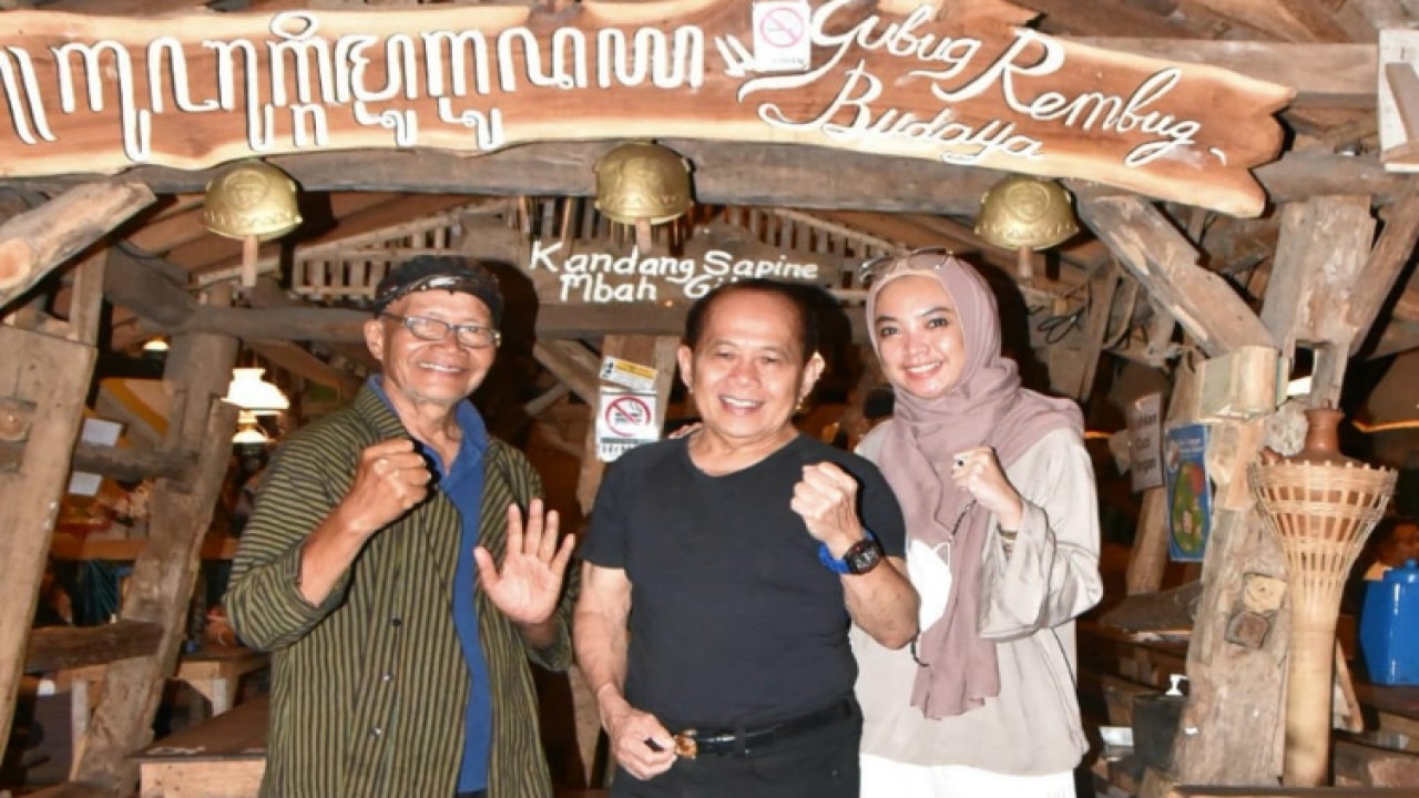 Ketua MPR Sjarifuddin Hasan sambangi warung Bakmi Jowo Mbah Gito di Yogyakarta/Dok MPR