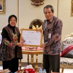 Tri Rismaharini menerima-1673603674