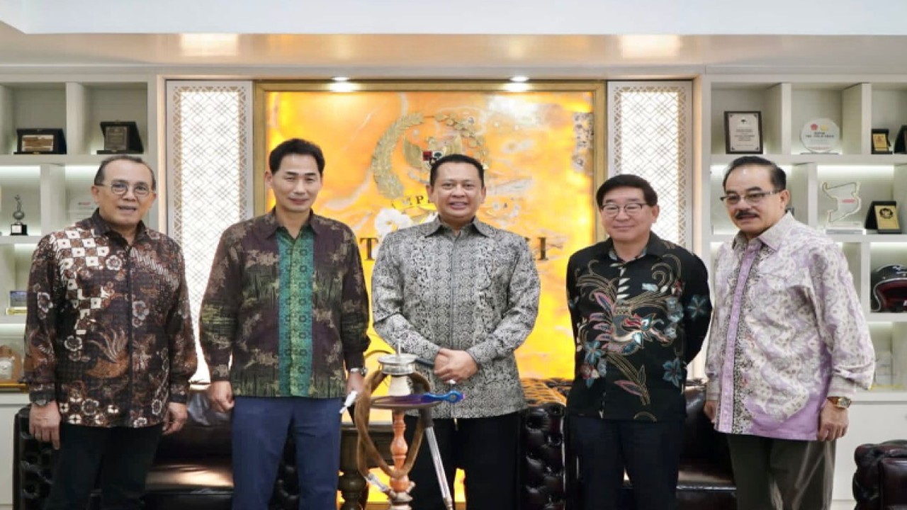 Ketua MPR RI Bambang Soesatyo menerima Chairman Korea-Indonesia Association Mr. Johnny Park bersama Penghubung Komunitas Indonesia-Korea Mr. Ali, di Jakarta/Dok MPR