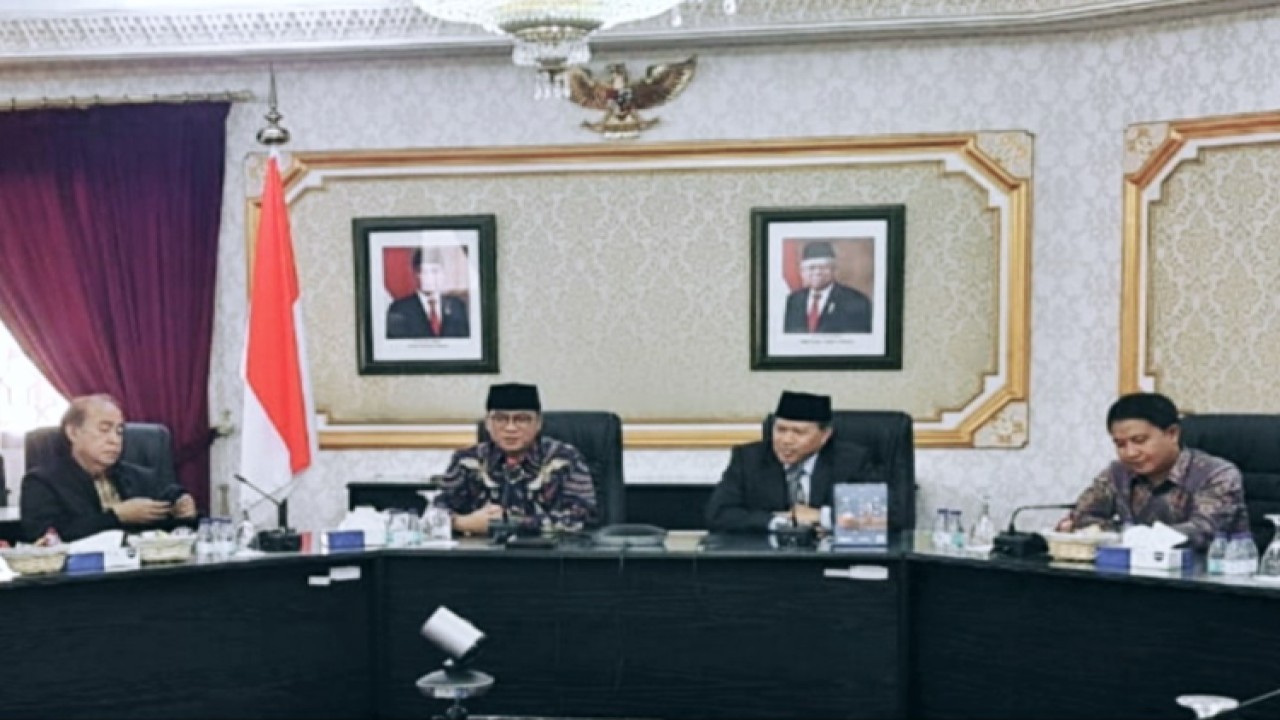 Wakil Ketua MPR Yandri Susanto bersama dengan Ketua Komisi VIII DPR Ashabul Kahfi dan para Wakil Ketua Komisi VIII, yakni Diah Pitaloka, TB H Hasan Ace Syadzily, dan Marwan Dasopang pada 30 Januari 2023 melakukan kunjungan kerja ke Saudi Arabia/Dok MPR