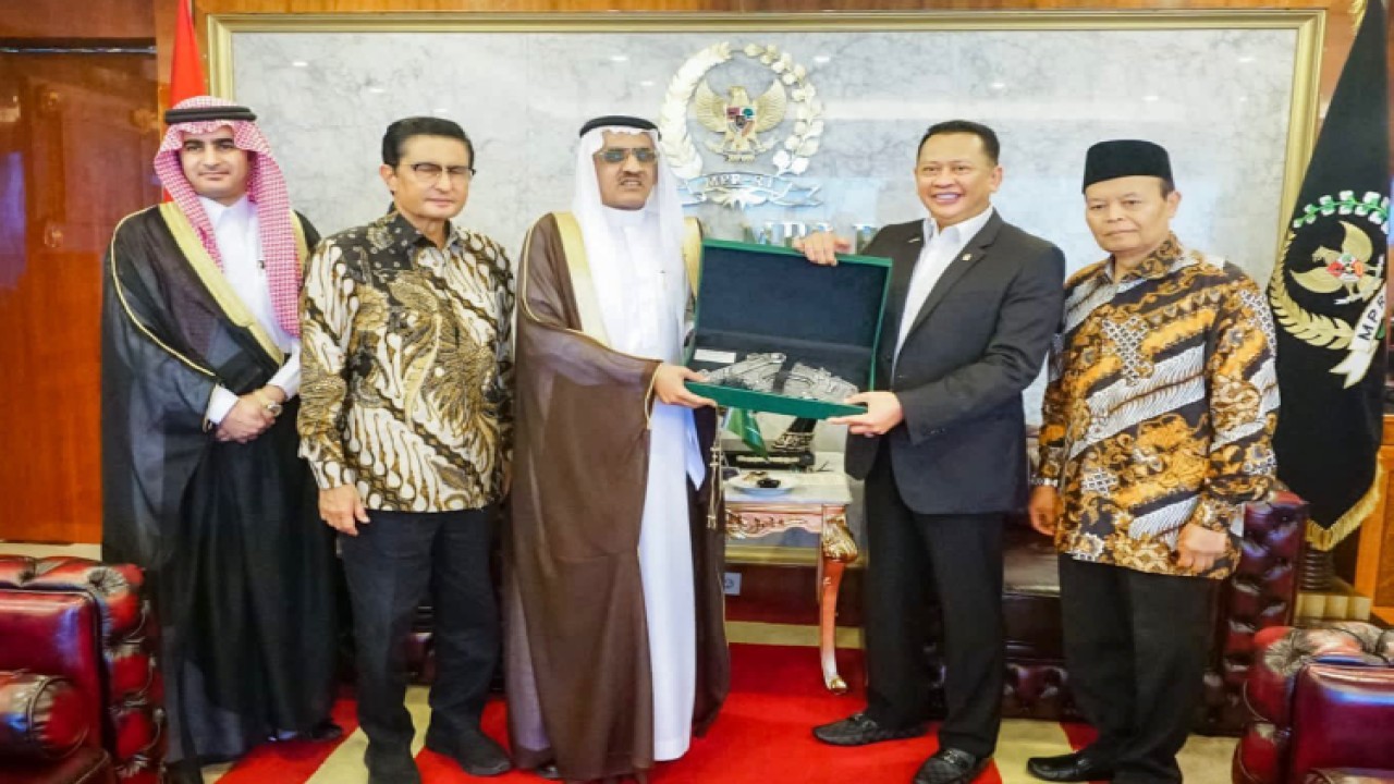 Ketua MPR RI Bambang Soesatyo didampingi Wakil Ketua MPR RI Hidayat Nur Wahid dan Fadel Muhammad menerima Duta Besar Kerajaan Arab Saudi untuk Indonesia YM. Faisal Abdullah H. Amodi dan Counsellor Kedutaan Besar Kerajaan Arab Saudi untuk Indonesia H.E. Mr. Abdullah Yahya Alhamrani/Dok MPR