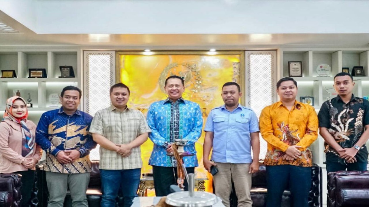 Ketua MPR RI Bambang Soesatyo bersama pengurus Cendekia Muda Nusantara/Dok MPR