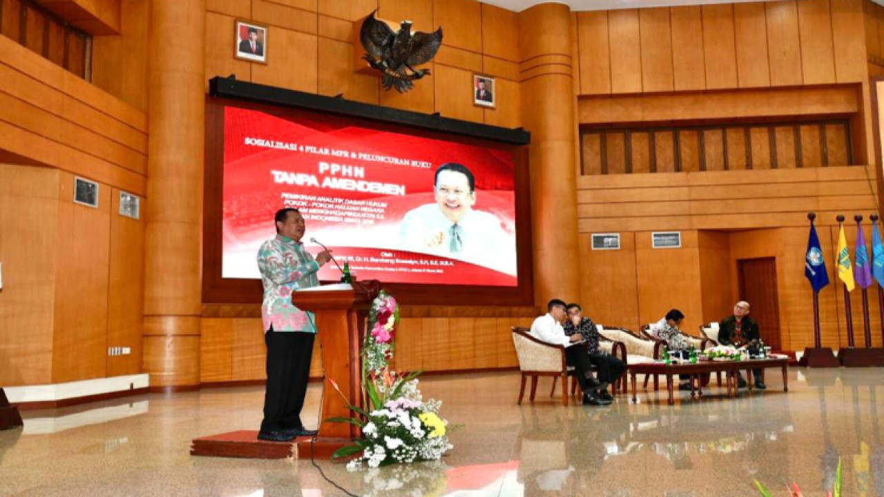 Ketua MPR RI Bambang Soesatyo dalam Sosialisasi Empat Pilar MPR RI dan Peluncuran Buku 'PPHN Tanpa Amandemen', di Universitas Terbuka Convention Center, Tangerang Selatan, Selasa (21/3/23)/Dok MPR