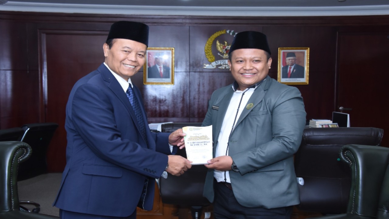 Wakil Ketua MPR RI Hidayat Nur Wahid dan Ketua Umum PP Pemuda Persis Ibrahim Fahmi/Dok MPR