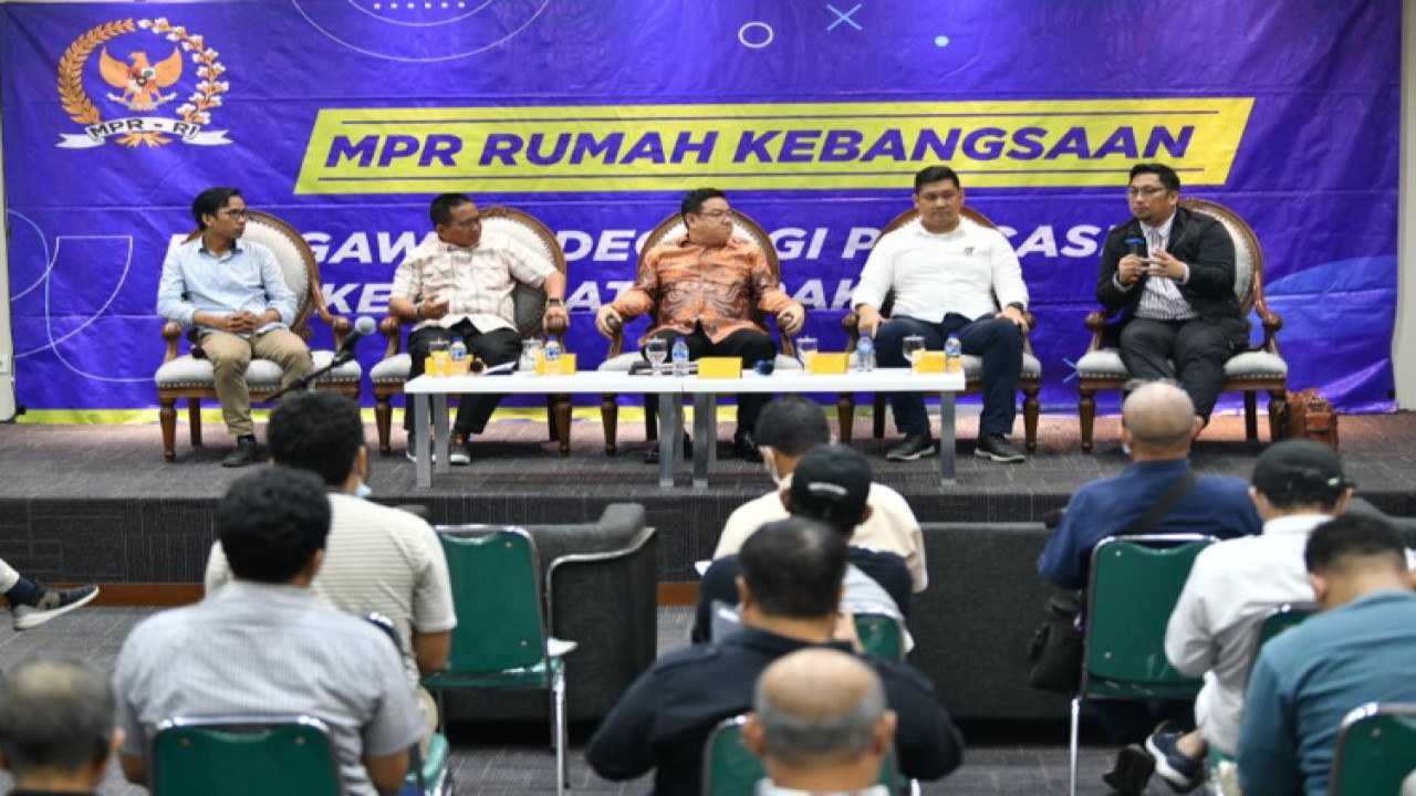 Anggota MPR dari Fraksi Partai Golkar, Muhammad Fauzy saat menjadi narasumber dalam diskusi Empat Pilar dengan tema “Keberlangsungan Pembangunan IKN Tanpa Haluan Negara” di Media Center MPR/DPR, Komplek Parlemen Jakarta/Dok MPR