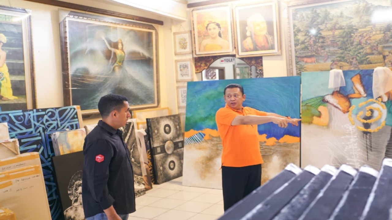 Ketua MPR RI Bambang Soesatyo mengunjungi Kresna Ayu Painting Gallery di Bali/Dok MPR