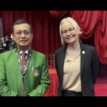 Ketum PP PTMSI Komjen Pol (Purn) Oegroseno bersama Presiden ITTF Petra Sorling-1680442912