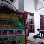 Suasana rumah duka anggota TNI bernama Pratu Miftahul Arifin asal Pacitan yang tewas di Papua (detik.com)-1681793292