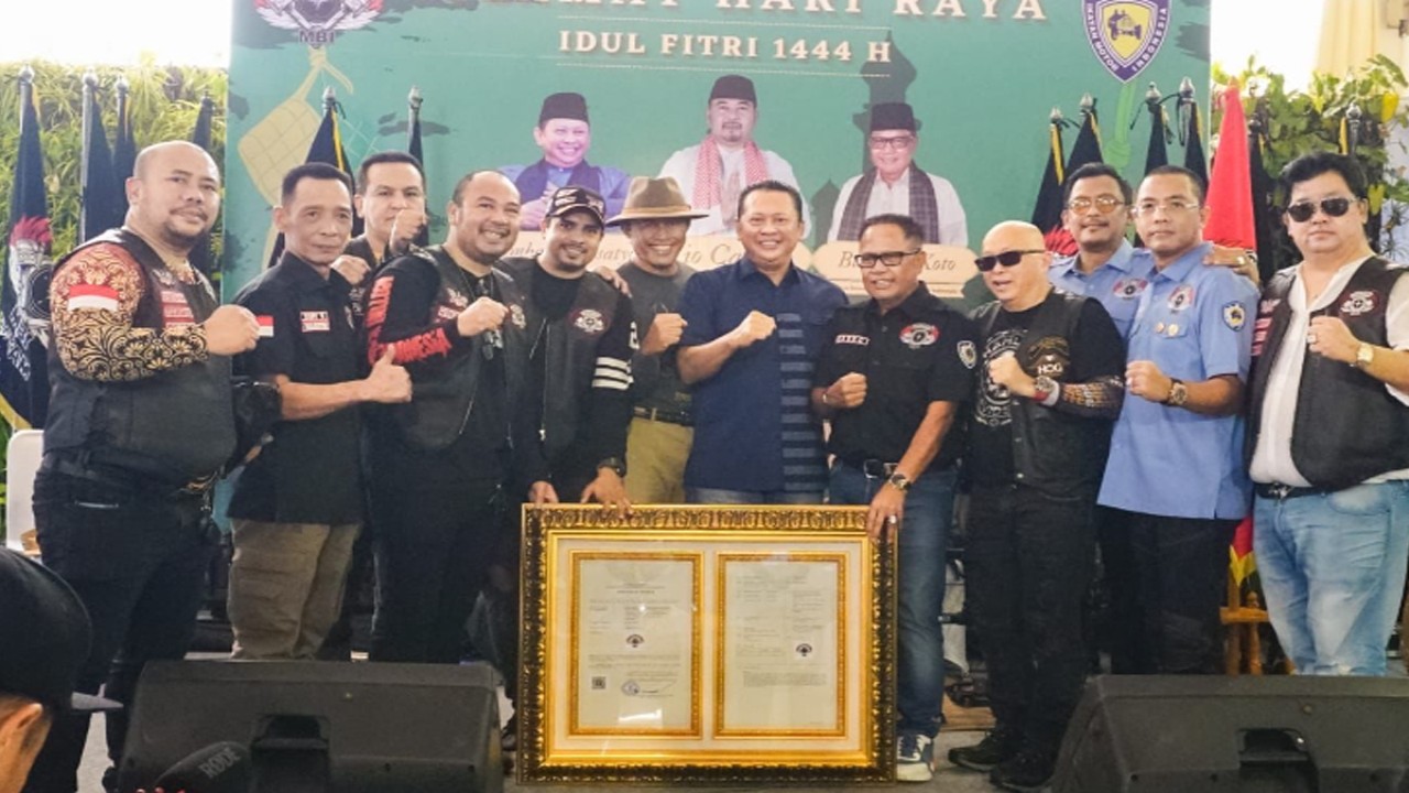 Ketua MPR RI sekaligus Ketua Umum Ikatan Motor Indonesia (IMI) Bambang Soesatyo mengadakan halal bihalal bersama komunitas Motor Besar.