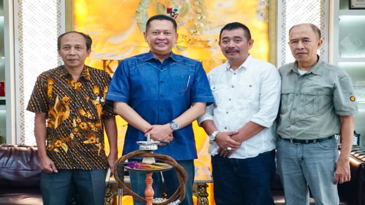 Ketua MPR RI sekaligus Ketua Umum IMI Bambang Soesatyo menerima panitia Jambore Nasional 2023 Light Jeep (LJ) Series Indonesia, di Jakarta/Dok MPR