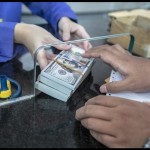 Dolar menguat ditopang indeks manufaktur lebih baik dari perkiraan-1682992116