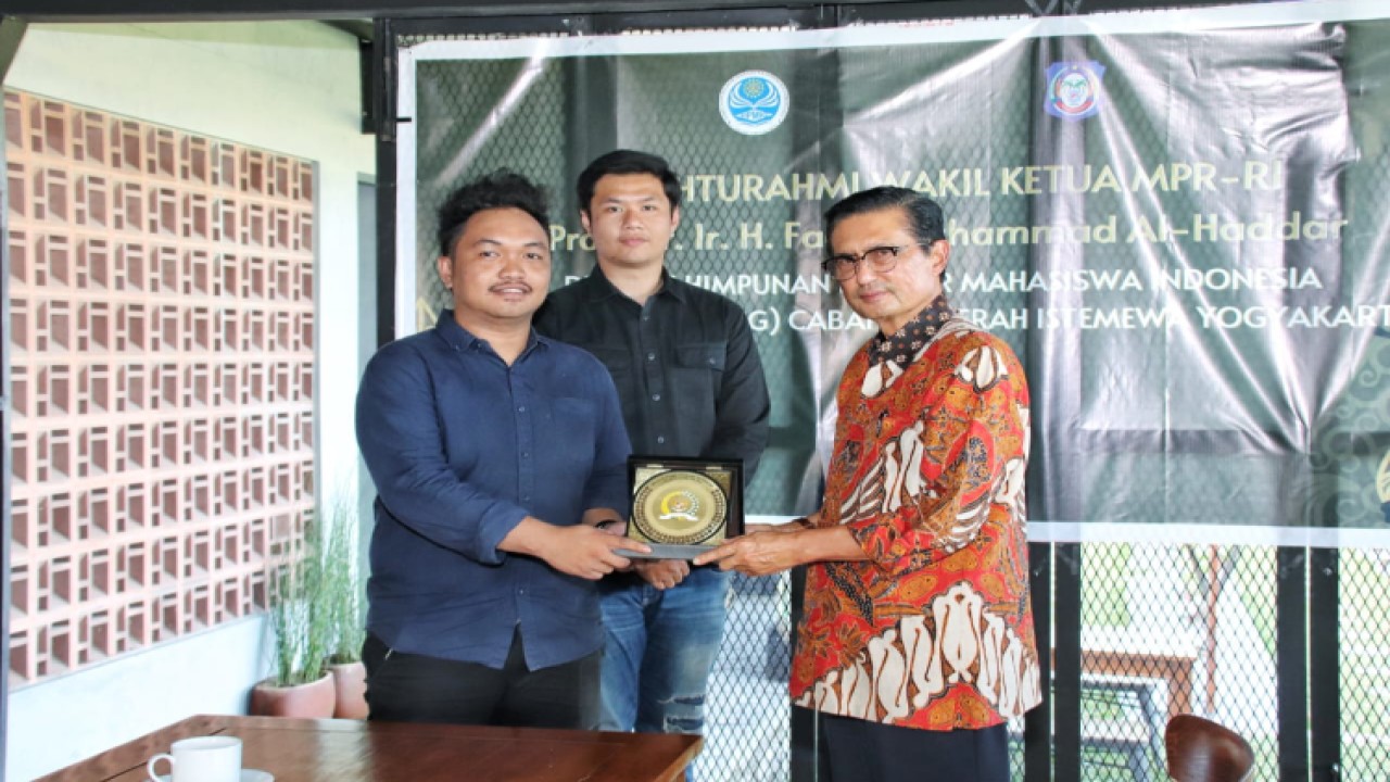 Wakil Ketua MPR Fadel Muhammad bertemu dengan Himpunan Pelajar Mahasiswa Indonesia Gorontalo (HPMIG) cabang Yogyakarta/Dok MPR