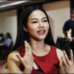 Penyanyi Yura Yunita saat hadir di sesi latihan konser "Yovie Widianto: Billion Songs Confest" di Jakarta, Senin (1/5). (ANTARA/Ahmad Faishal)-1682986536