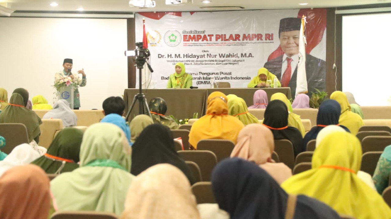 Wakil Ketua Majelis Permusyawaratan Rakyat Republik Indonesia (MPR RI) Dr. H. M Hidayat Nur Wahid, MA