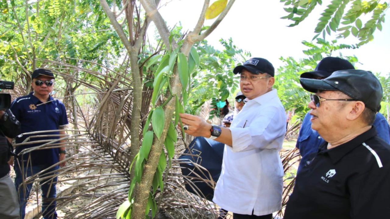 Ketua MPR RI Bambang Soesatyo mengunjungi lokasi pembangunan Villa Vanili di Tanjung Lesung, Pandeglang, Banten, Senin (5/6/23)/Dok MPR