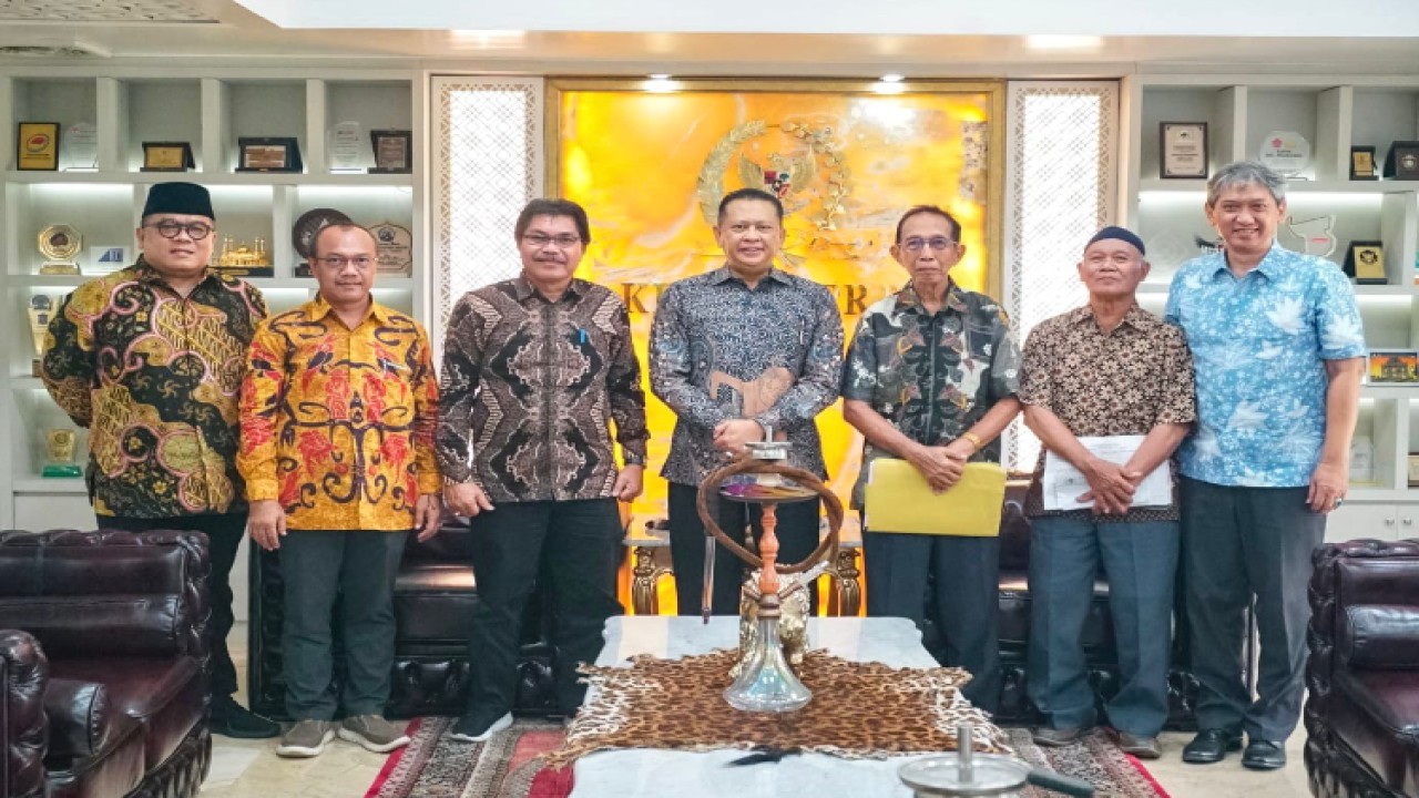 Ketua MPR RI sekaligus Ketua Dewan Pembina Yayasan Perguruan Karya Bhakti Universitas Perwira Purbalingga (UNPERBA) Bambang Soesatyo menerima Pengurus UNPERBA di Jakarta/Dok/MPR