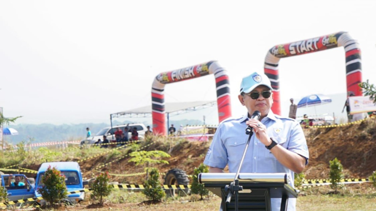 Ketua MPR RI sekaligus Ketua Umum Ikatan Motor Indonesia (IMI) Bambang Soesatyo membuka Kejuaraan Daerah (Kejurda) HSG Moto Adventure Off-Road Individual Non Winch putaran pertama, di Sirkuit Desa Pelangi Sentul, Bogor.