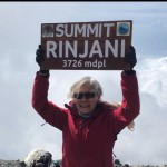 Nenek 71 tahun sukses mencapai puncak Gunung Rinjani-1687423809