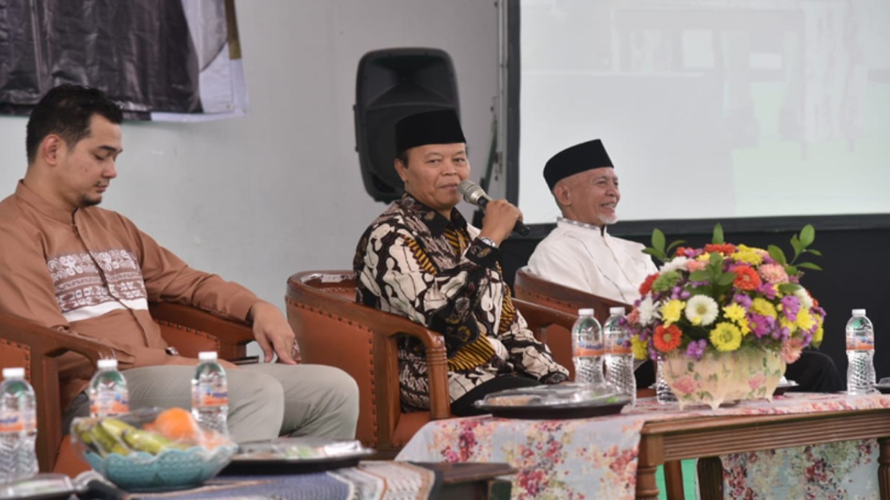 Wakil Ketua MPR Dr. H. M. Hidayat Nur Wahid MA (HNW).