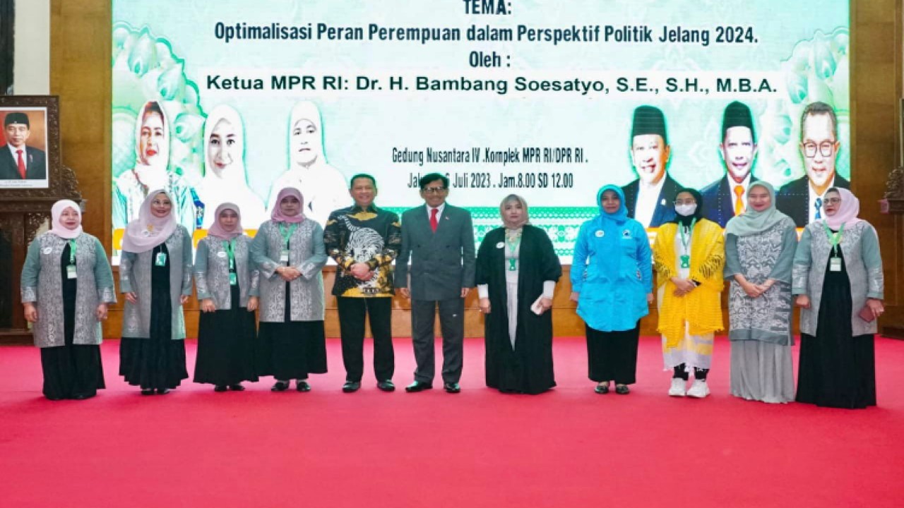 Ketua MPR RI sekaligus Wakil Ketua Dewan Penasehat Ikatan Cendekiawan Muslim Indonesia (ICMI) Bambang Soesatyo launching Sekolah Politik Perempuan ICMI, pelantikan Pengurus Pusat Perempuan ICMI, sekaligus Sosialisasi Empat Pilar MPR RI, di Gedung Nusantara IV Komplek MPR RI/DPR RI/DPD RI, di Jakarta, Kamis (6/7/23)/Dok MPR