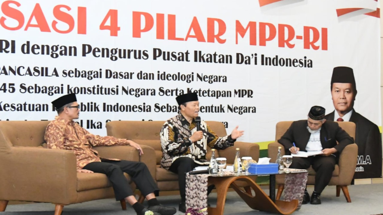 Wakil Ketua MPR Hidayat Nur Wahid menjadi pemateri utama pada acara Sosialisasi Pancasila, UUD NRI Tahun 1945, NKRI, dan Bhinneka Tunggal Ika atau yang lebih popular disebut Empat Pilar MPR/Dok MPR